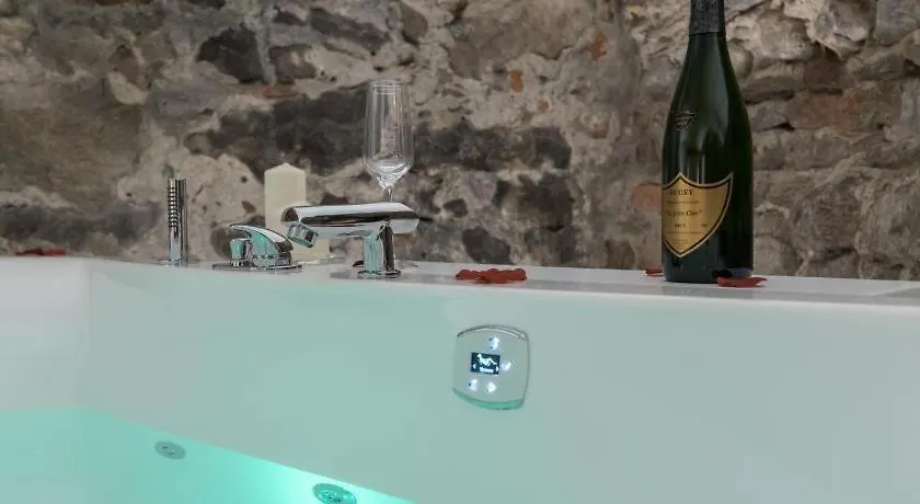 Royal Suite Spa Et Balneo Privatif Lyon Lejlighed