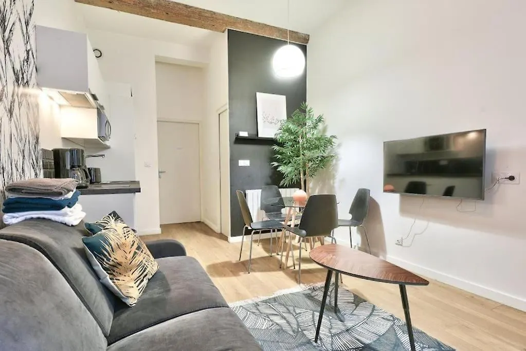 Royal Suite Spa Et Balneo Privatif Lyon 0*,